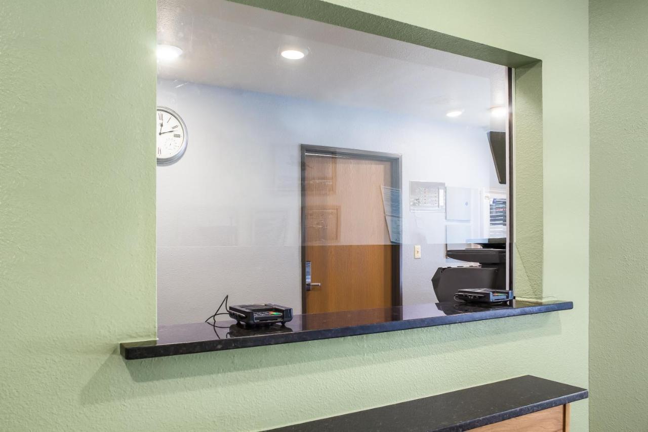 Woodspring Suites Конро Экстерьер фото