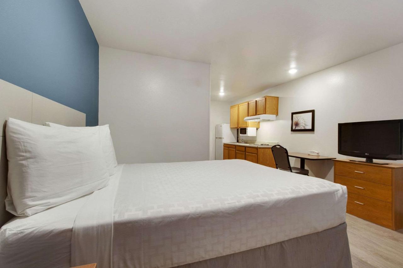Woodspring Suites Конро Экстерьер фото