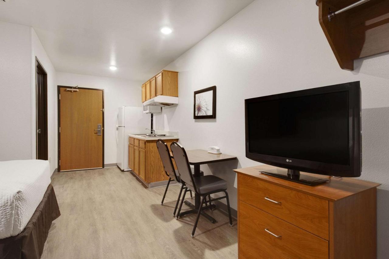 Woodspring Suites Конро Экстерьер фото