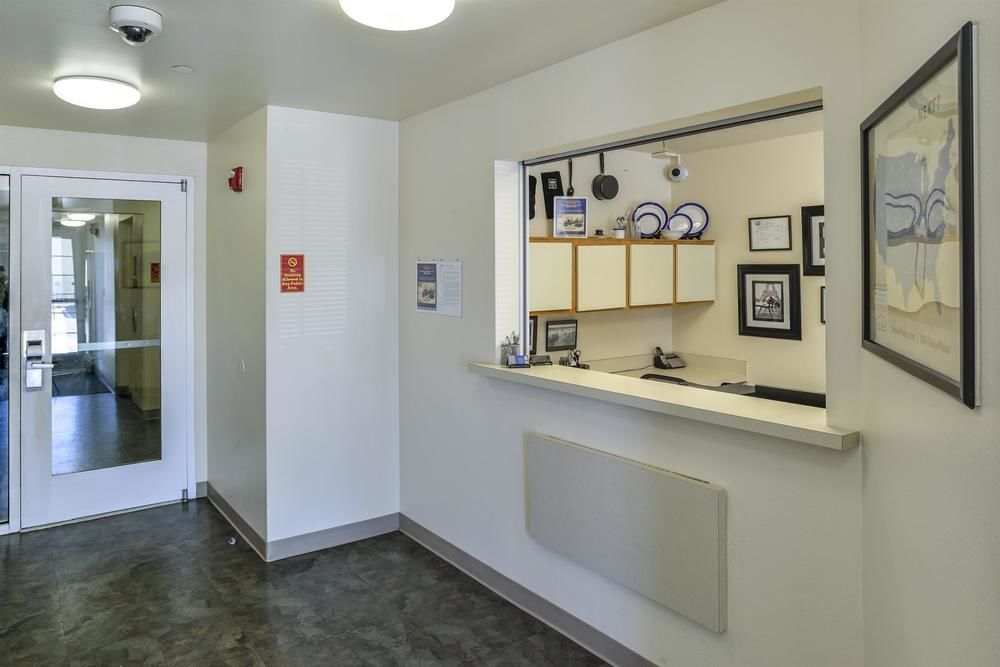 Woodspring Suites Конро Экстерьер фото
